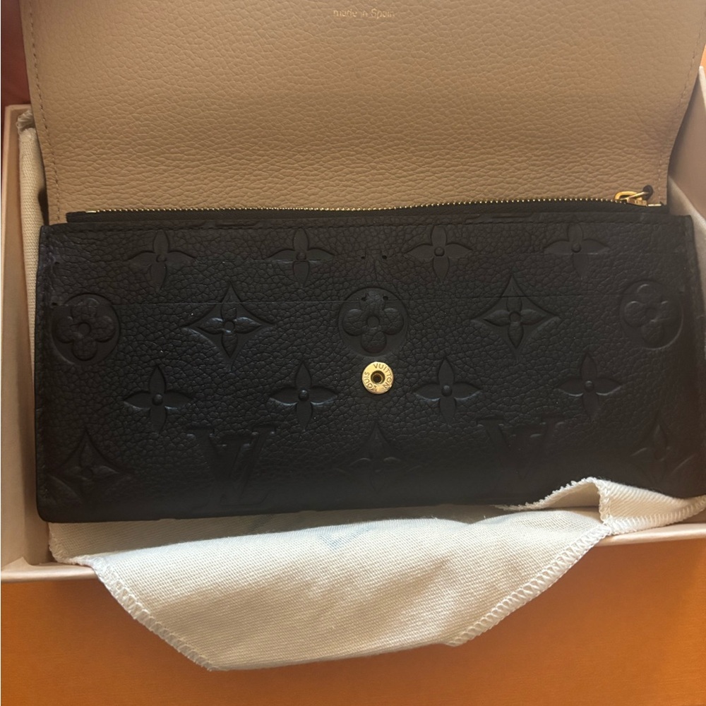 Louis Vuitton Black Belt Bag with Monogram Design - Picture 8 of 12